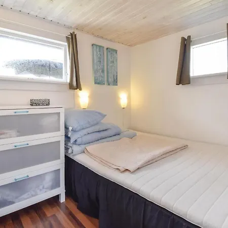 בית נופש Two-bedroom Holiday In אוטרופ